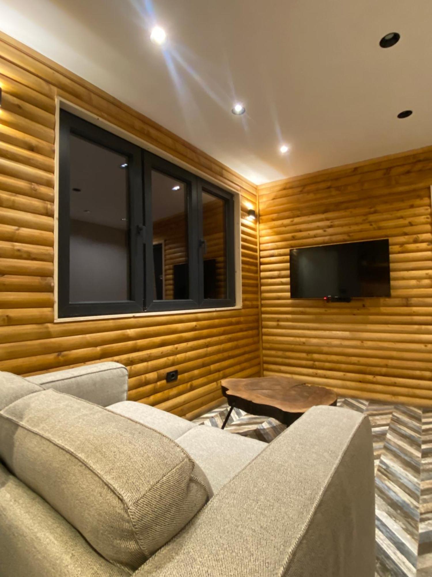 Mount Apartment *